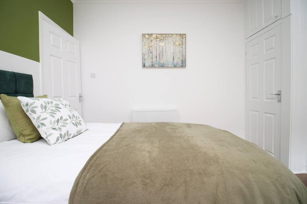 فيلا Holiday House For 7 Guests, Free Wi-Fi & Self Check-In Explore Newport المظهر الخارجي الصورة