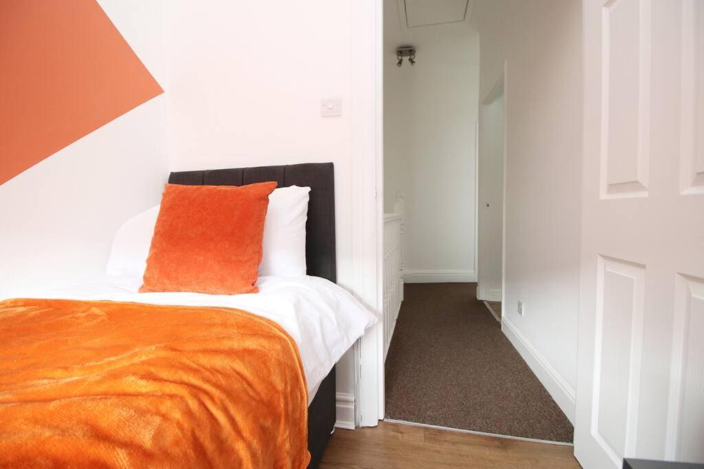 فيلا Holiday House For 7 Guests, Free Wi-Fi & Self Check-In Explore Newport المظهر الخارجي الصورة