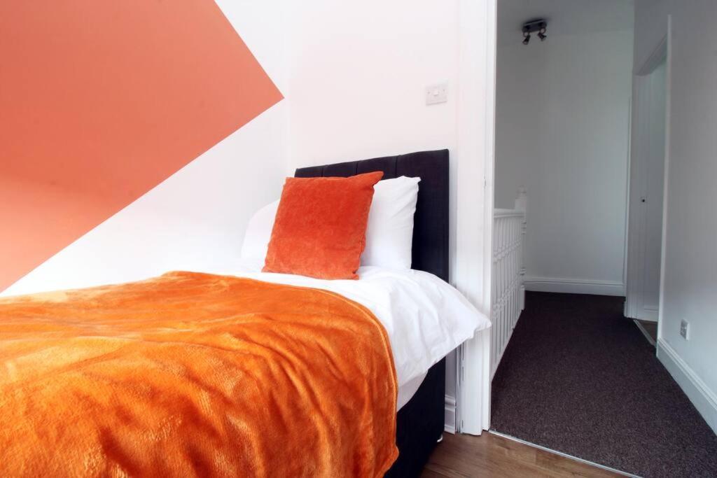 فيلا Holiday House For 7 Guests, Free Wi-Fi & Self Check-In Explore Newport المظهر الخارجي الصورة