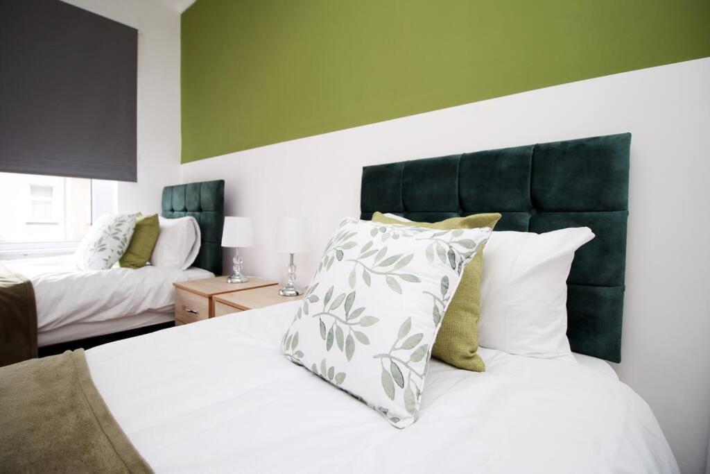 فيلا Holiday House For 7 Guests, Free Wi-Fi & Self Check-In Explore Newport المظهر الخارجي الصورة